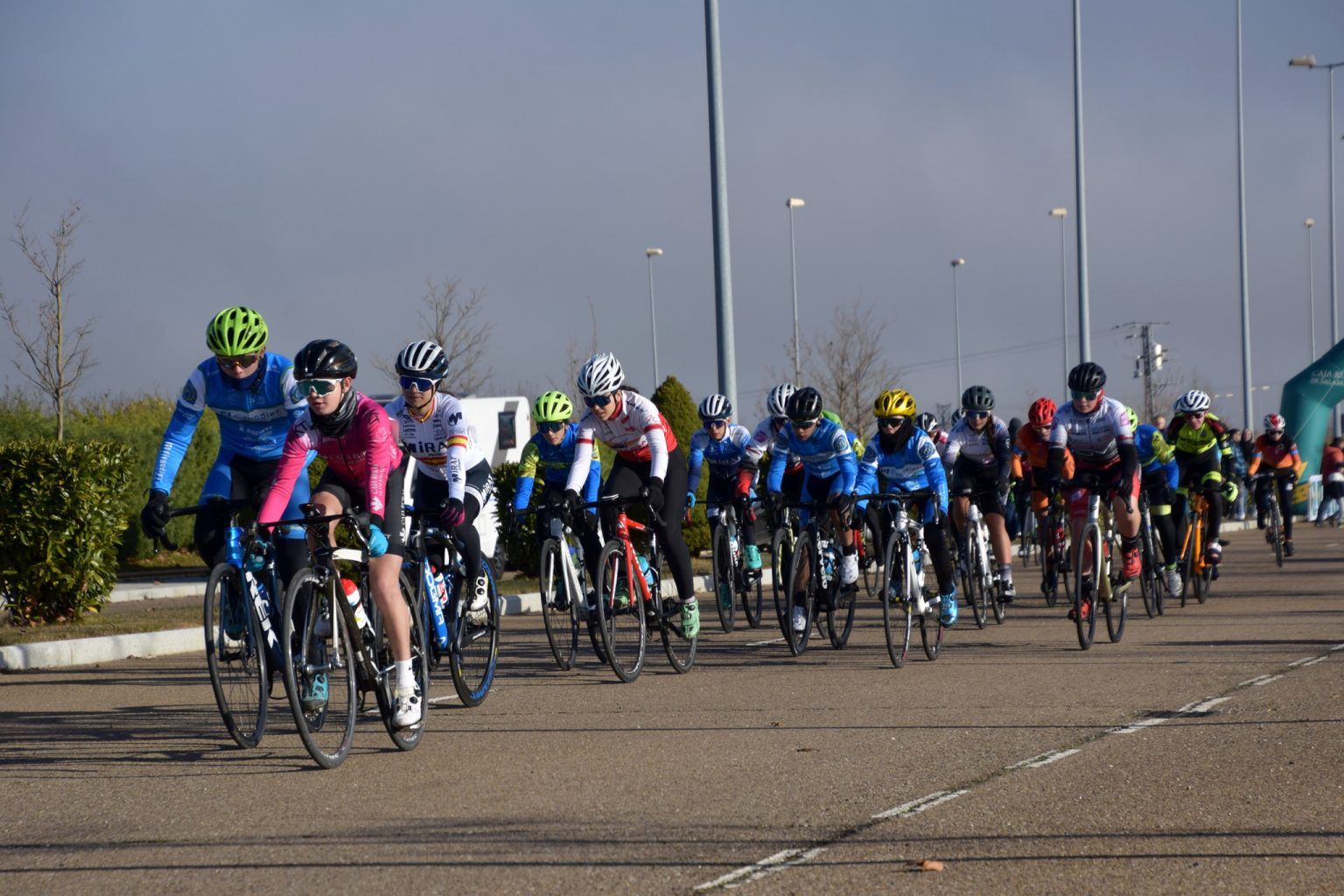 Más de 200 participantes desafían al frío en bicicleta en la VI Carrera del Pavo