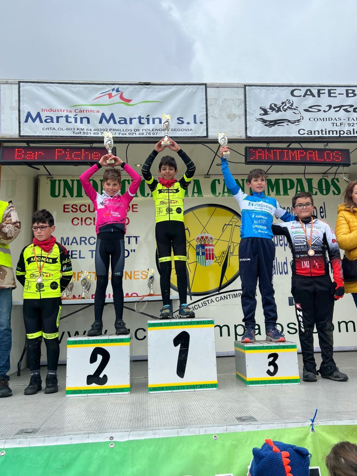 Enzo García repite pódium en Cantimpalos en la segunda carrera de la temporada